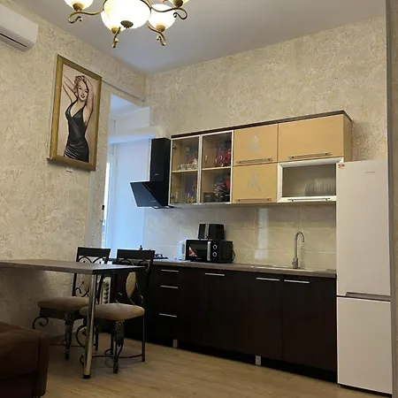 Monro-style In The Historical Center Oděsa